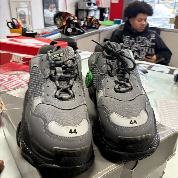 Balenciaga Triple S Sneakers Clear Sole Dark Grey Size 44 Pre Owned Used - Picture 10 of 14